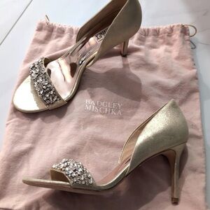 Chic Cream High Heels with Sparkling Embellishments